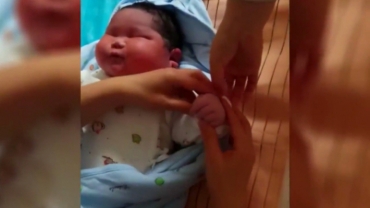 6.7 kg "Super Baby" Born in China