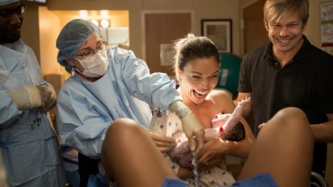 A Wonderful Moment: Mom Watching Her Baby Being Born via Surrogate