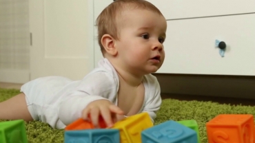 Developmental Milestones for Baby: Eighth Month