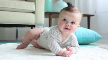 Developmental Milestones for Baby: Seventh Month
