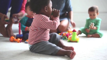 Developmental Milestones for Baby: Tenth Month