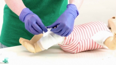 First Aid: How to Treat an Injured Bleeding Baby?