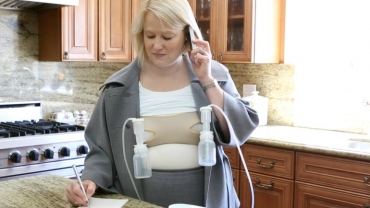 Hands-free Portable Pumping Bra: How to Use the Pump Strap?