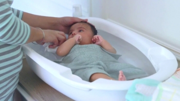 How to Give a Baby a Bath?