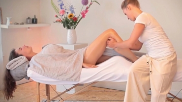Postnatal Massage - Feet and Legs