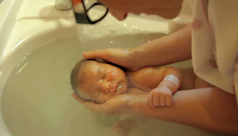 The Baby Spa: Soothing Bath for Newborn