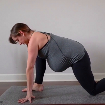 15-Minute Prenatal Yoga Flow to Prepare for Labor