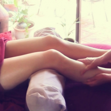 Pregnancy Massage: Legs and Thigh Spa Massage
