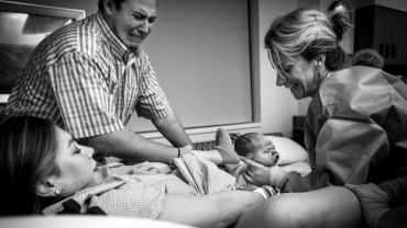 25 Powerful Photos of Dads in the Delivery Room