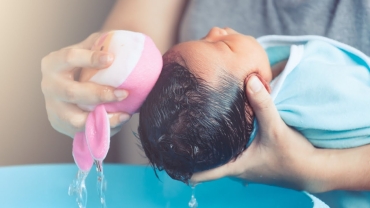 Tips for Bathing Your Newborn: Caring for Umbilicus and Circumcision Sites