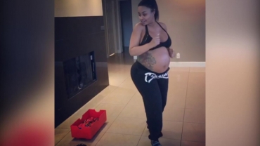 Heavily Pregnant Blac Chyna Shows Off Her Baby Bump