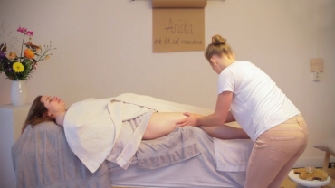Prenatal Massage Therapy: How to Massage Legs?