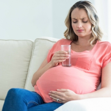 How to Deal with Pregnancy Indigestion (6 Steps)